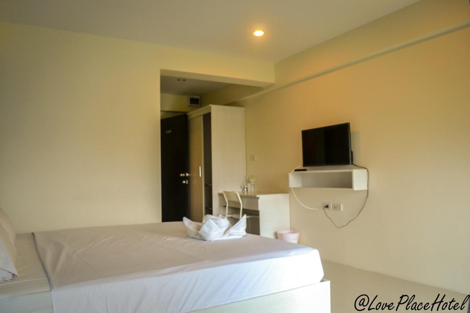 Sixty Star Love Place Hotel バンコク都 エクステリア 写真