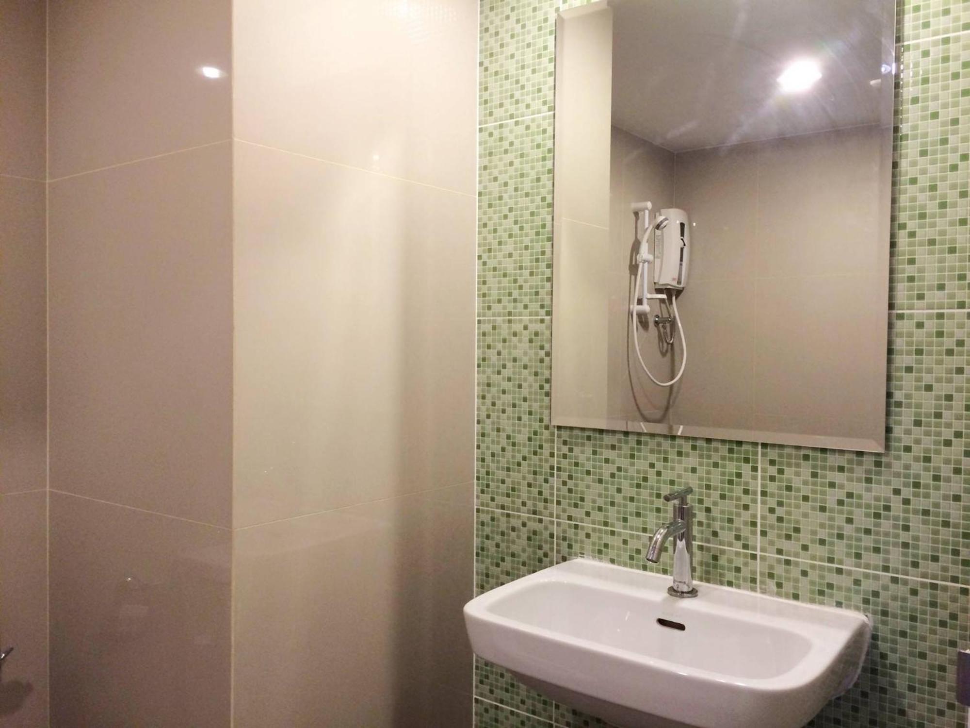 Sixty Star Love Place Hotel バンコク都 エクステリア 写真